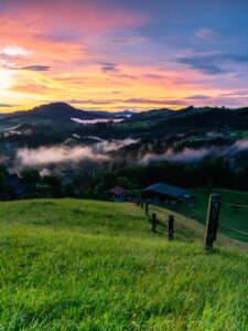 夜泣きの赤ちゃんを夕方に寝かせすぎるときの注意点は？