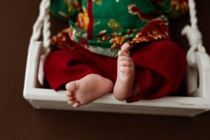 新生児をスワドルするのは何時間が理想ですか？