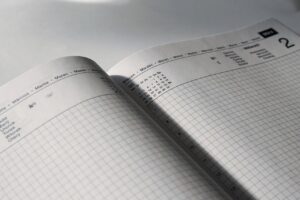 産後1ヶ月の赤ちゃんが夜泣きをする理由と対策は？