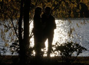 夜泣きの赤ちゃんを抱っこしない方がいい理由とは？