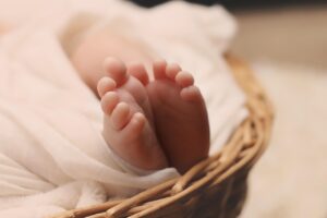 生活リズムを整えるための赤ちゃんの早寝早起きのコツは？