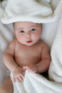 赤ちゃんの夜泣きを改善する方法は？
